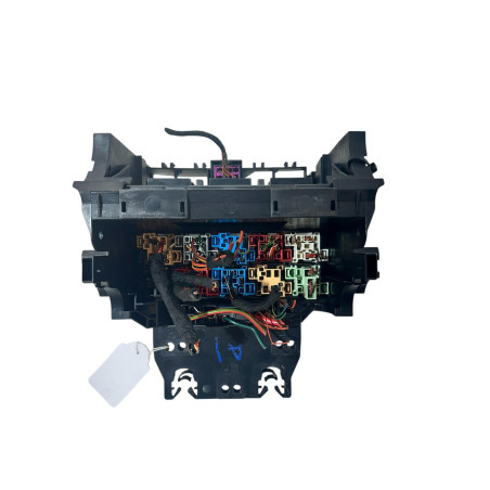 CAJA FUSIBLES AUDI A1