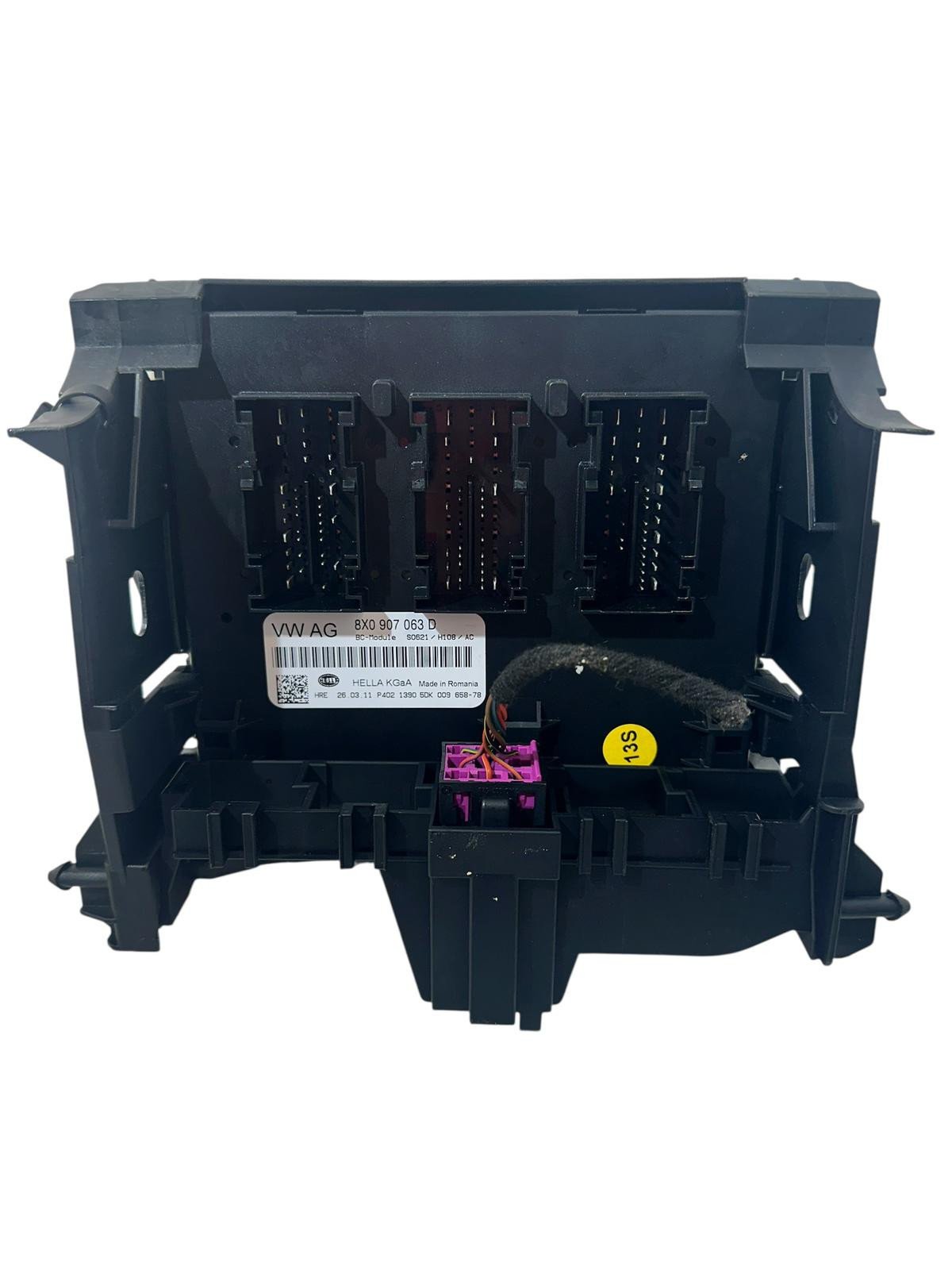 CAJA FUSIBLES AUDI A1