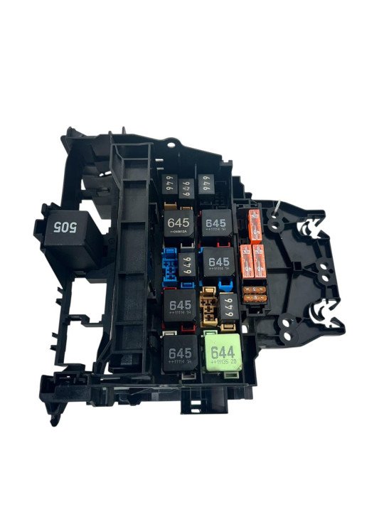 CAJA FUSIBLES AUDI A1