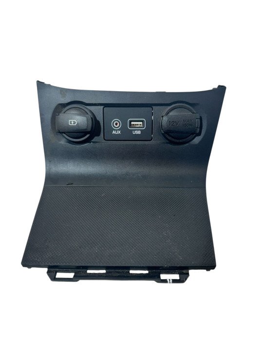 PUERTO USB Y AUXILIAR HYUNDAI I20 1.6 GASOLINA