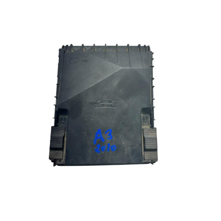 CAJA FUSIBLES AUDI A3 RESTAYLING