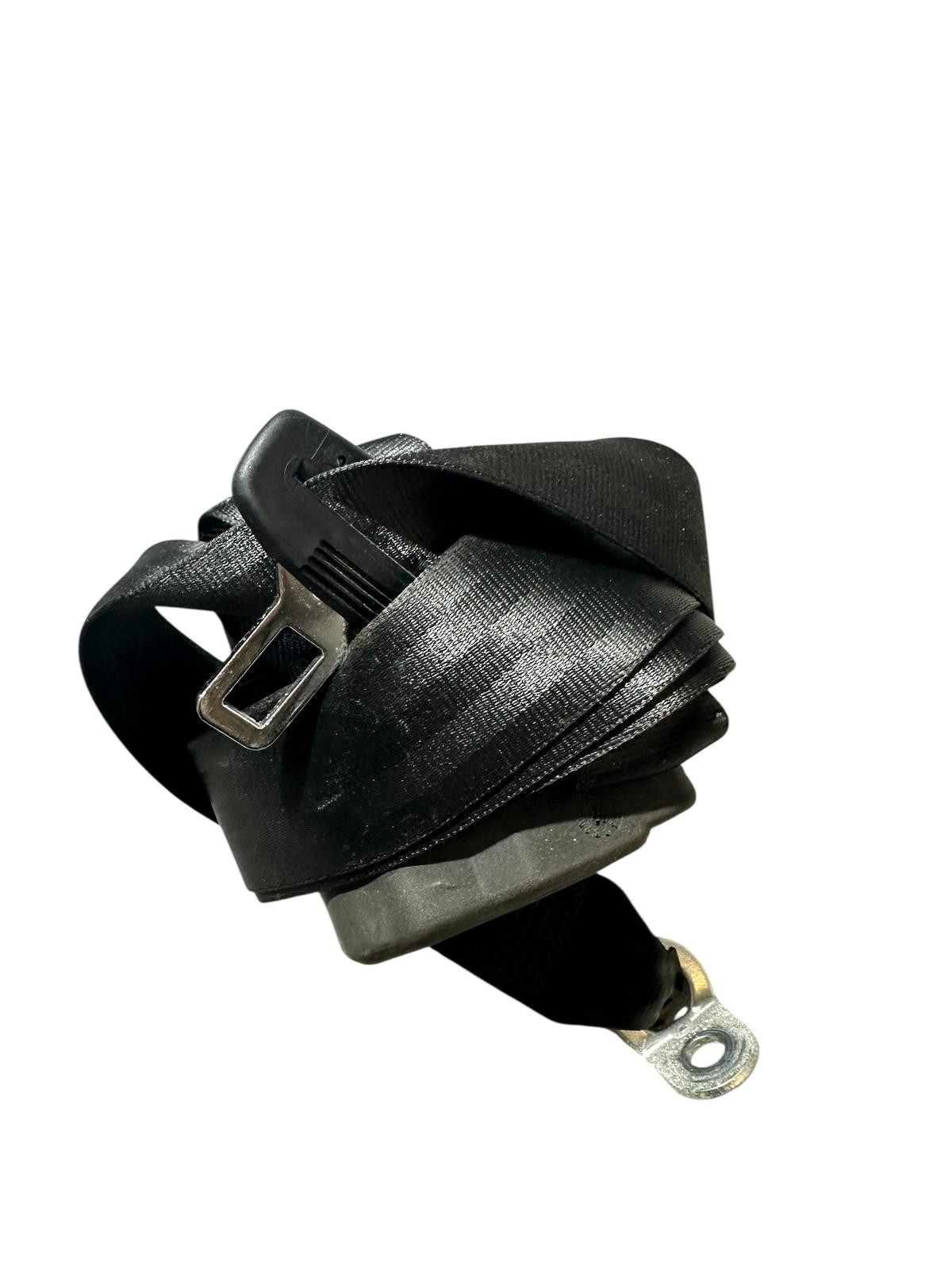 CINTURON TRASERO IZQUIERDO  AUDI A3 RESTAYLING