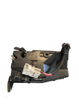 CAJA FUSIBLES Y RELE MITSUBISHI GALANT