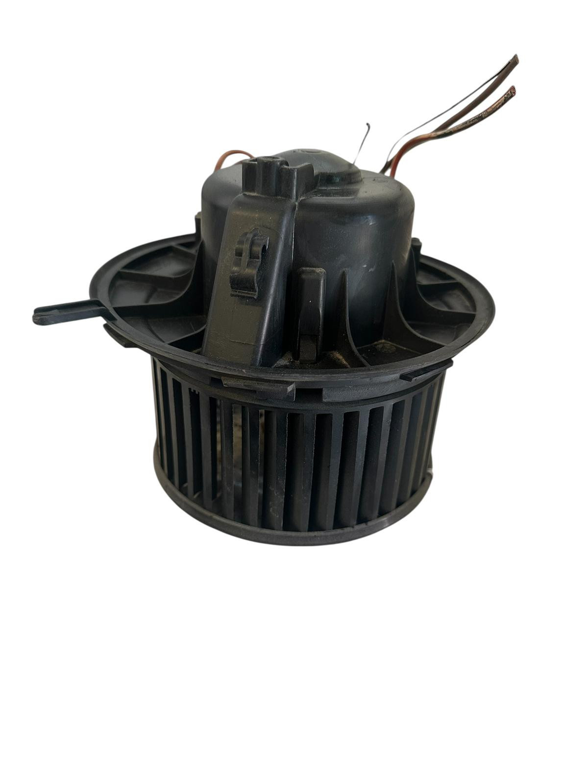 MOTOR VENTILACIÓN A/C SKODA SUPER B 2012