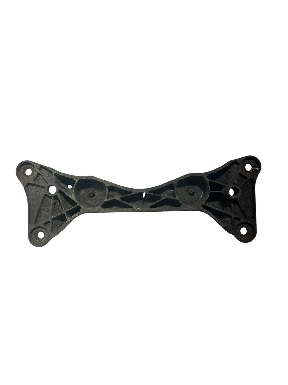 SOPORTE CAJA DE CAMBIOS INFERIOR  BMW SERIE 1