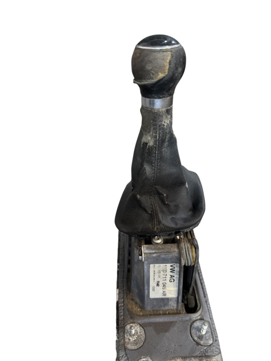 SELECTOR DE MARCHAS GOLF V 1.6 GASOLINA