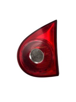 PILOTO TRASERO DERECHO GOLF V 2.0