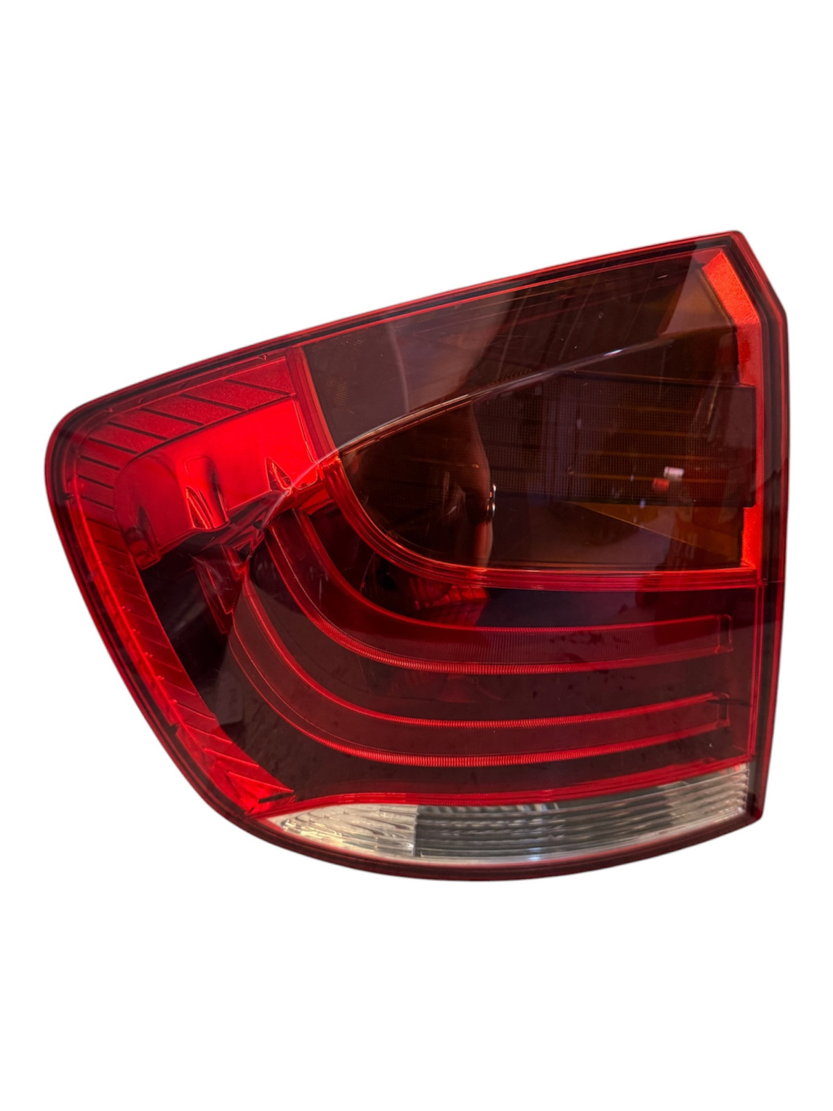 PILOTO TRASERO IZQUIERDO  BMW X1 DRIVE